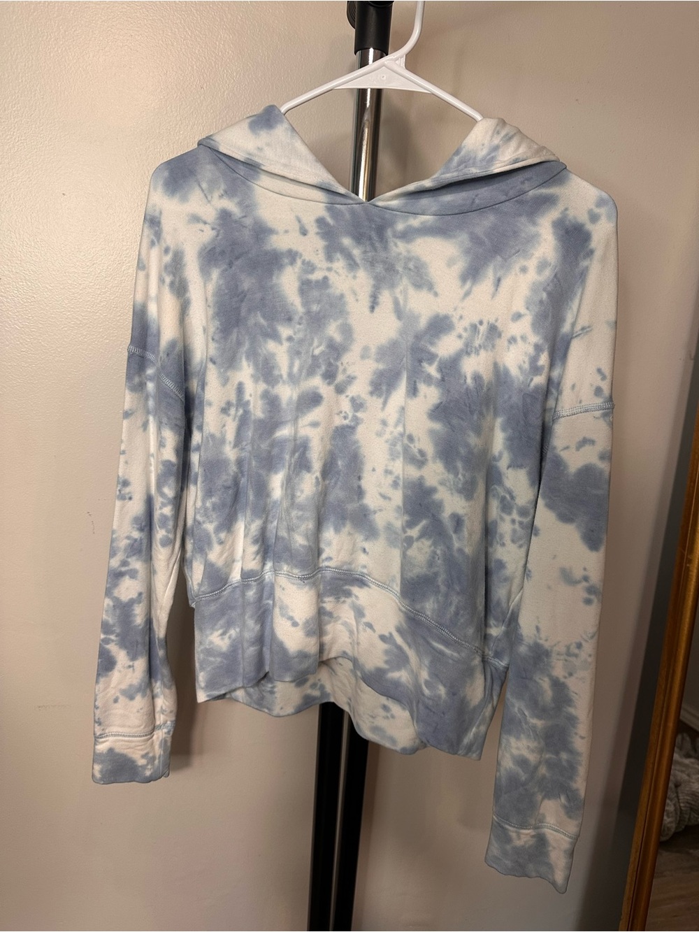 aerie Offline Tie-Dye Hoodie in Light Blue and White